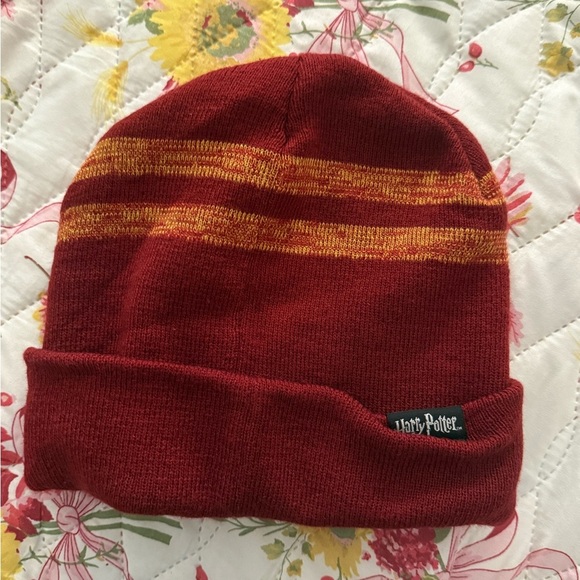 Gryffindor Men's Knit Beanie - Maroon and Gold - Picture 5 of 5